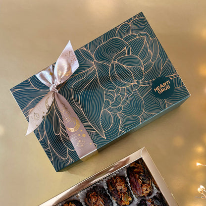 Jumbo Medjool dates stuffed with creamy almond butter and crunchy granola. Luxury Thoughtful Gifting. Delivery throughout UAE. Wholesome snack. Ramadan, gifting, or everyday enjoyment. Made by HeartiGrub