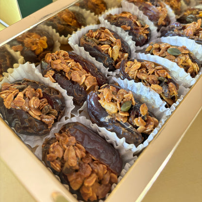 Jumbo Medjool dates stuffed with creamy almond butter and crunchy granola. Luxury Thoughtful Gifting. Delivery throughout UAE. Wholesome snack. Ramadan, gifting, or everyday enjoyment. Made by HeartiGrub