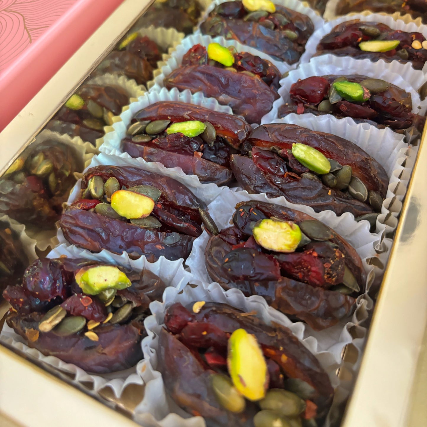 Aurora Gift Box Pistachio Cranberry Dates | RAMADAN & EID GIFTING